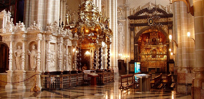 No a la expropiacin de la catedral del Salvador